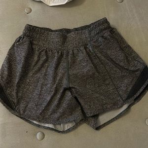 Lululemon shorts hotty hot 2.5
